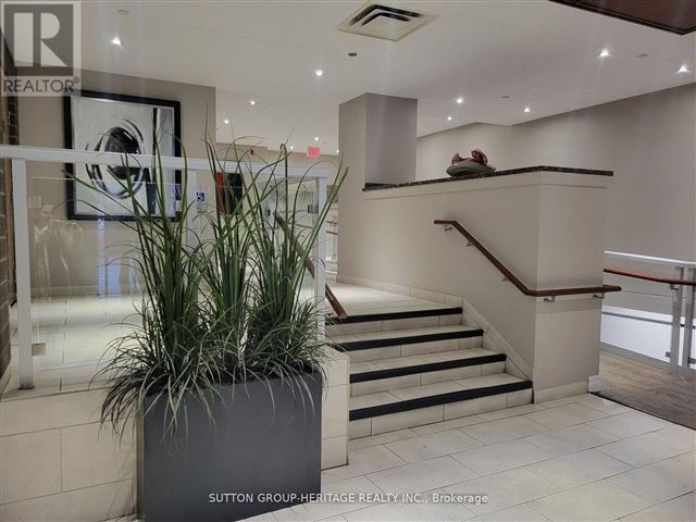 Parkwood Residences - 402 44 Bond Street West - photo 3