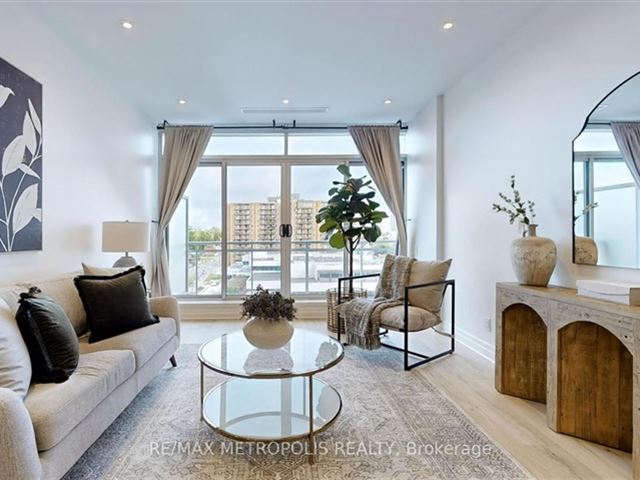 Parkwood Residences - 619 44 Bond Street West - photo 2