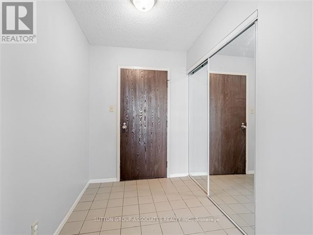 Liberties III - 604 44 Gerrard Street West - photo 3