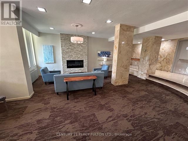 Golden Gate - 902 44 Longbourne Drive - photo 3