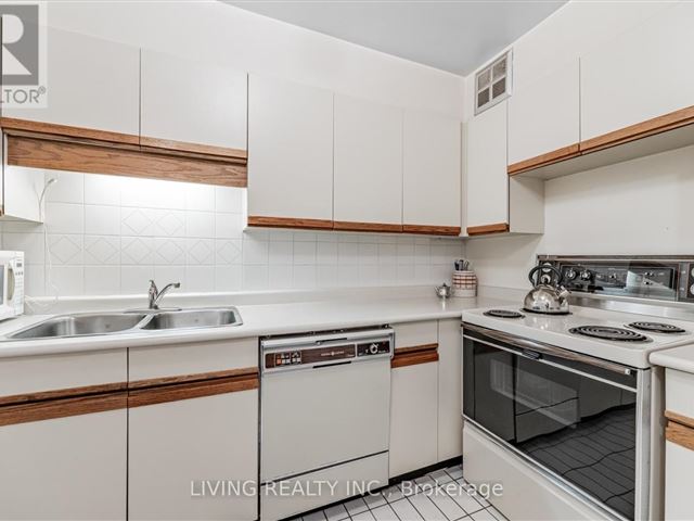 Lexington Condominiums - 1405 45 Carlton Street - photo 1