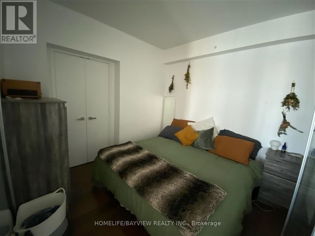 Chaz Yorkville - 3708 45 Charles Street East - photo 3