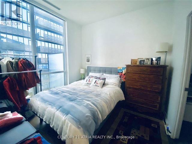 Chaz Yorkville - 5311 45 Charles Street East - photo 2