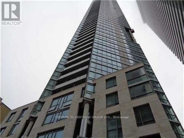 Chaz Yorkville - 3212 45 Charles Street East - photo 1