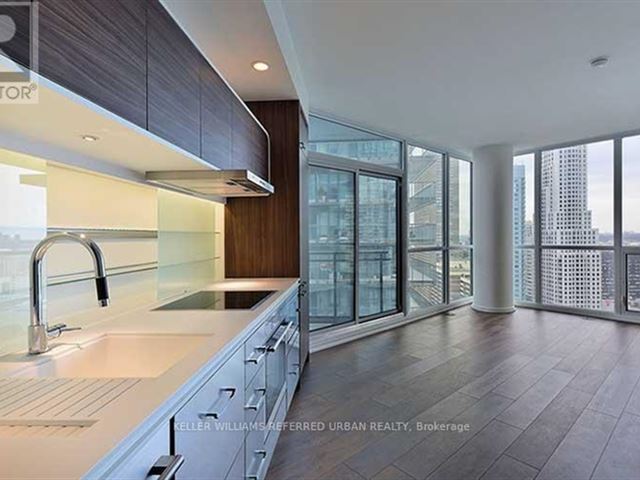 Chaz Yorkville - 3512 45 Charles Street East - photo 1