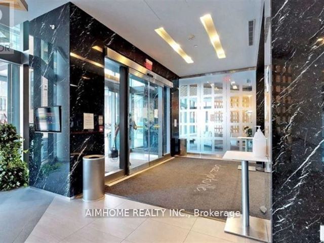 Chaz Yorkville - 909 45 Charles Street East - photo 3