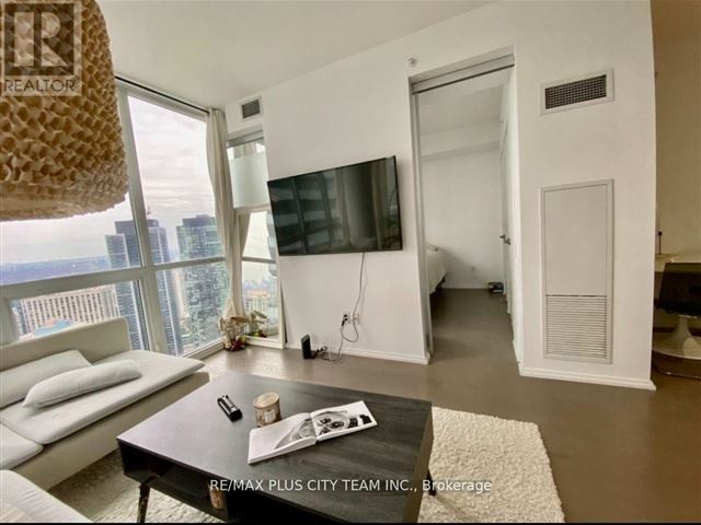 Chaz Yorkville - 4009 45 Charles Street East - photo 3