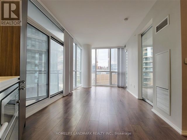 Chaz Yorkville - 906 45 Charles Street East - photo 1