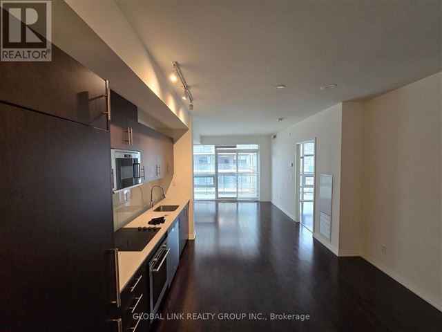 Axiom Condos - 1109 460 Adelaide Street East - photo 3