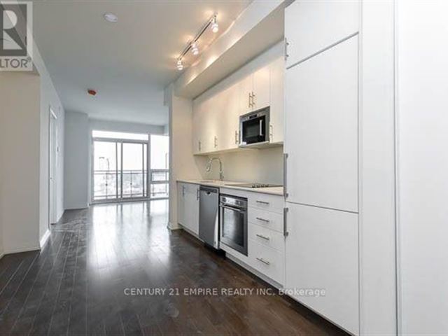 Axiom Condos - 1926 460 Adelaide Street East - photo 3