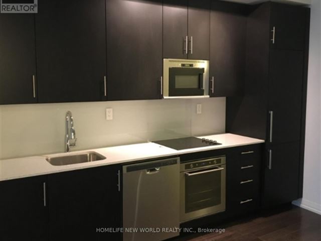 Axiom Condos - 501 460 Adelaide Street East - photo 2