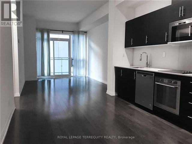 Axiom Condos - 801 460 Adelaide Street East - photo 3