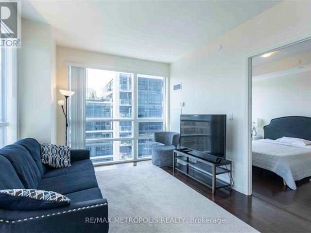 Axiom Condos - 2115 460 Adelaide Street East - photo 2