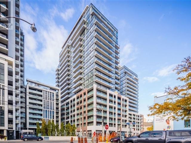 Axiom Condos - 2101 460 Adelaide Street East - photo 2