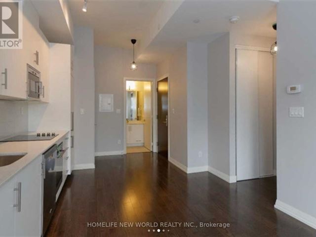 Axiom Condos - 932 460 Adelaide Street East - photo 3