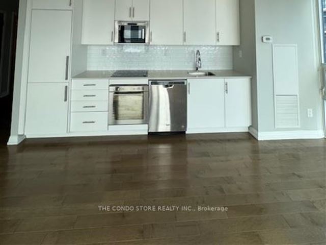 Axiom Condos - 1911 460 Adelaide Street East - photo 3