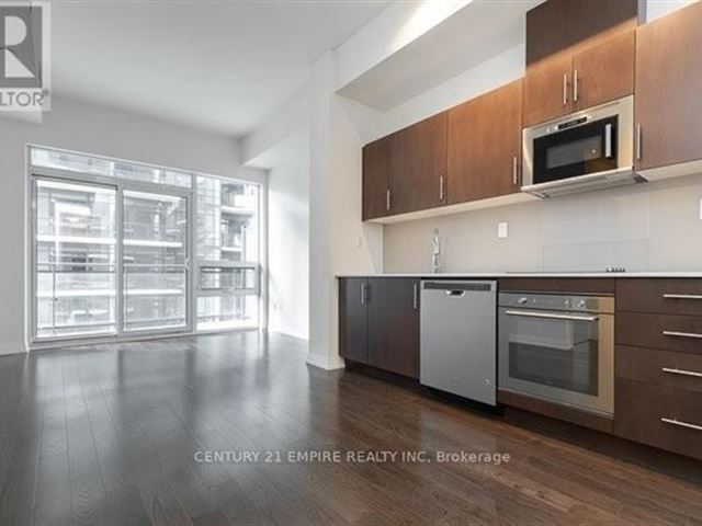 Axiom Condos - 850 460 Adelaide Street East - photo 3