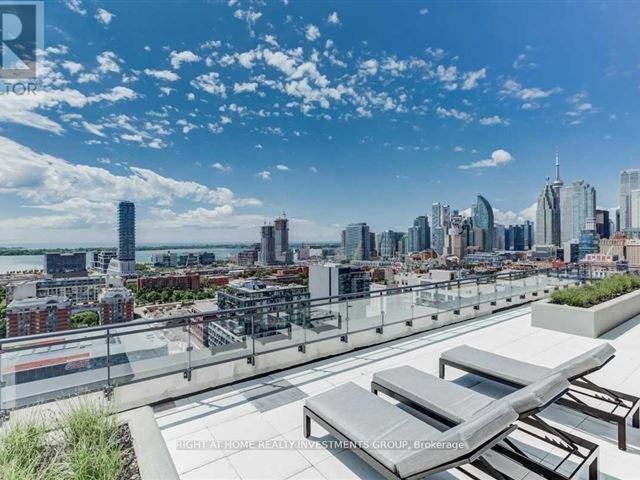 Axiom Condos - 1123 460 Adelaide Street East - photo 2