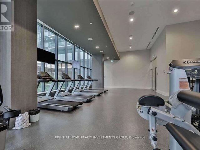 Axiom Condos - 1123 460 Adelaide Street East - photo 3