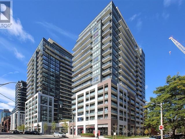 Axiom Condos - 833 460 Adelaide Street East - photo 1