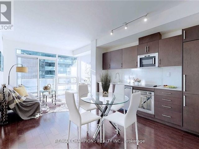 Axiom Condos - 203 460 Adelaide Street East - photo 3