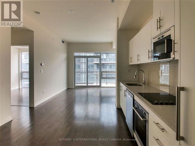 Axiom Condos - 2018 460 Adelaide Street East - photo 1