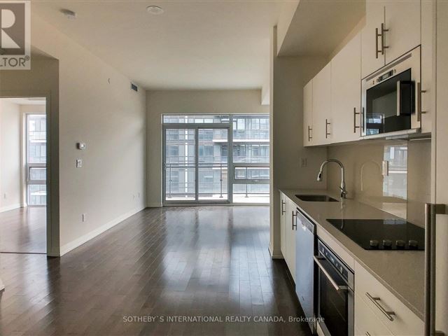 Axiom Condos - 2018 460 Adelaide Street East - photo 1