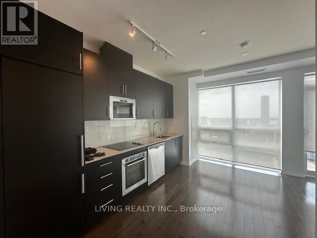 Axiom Condos - 2212 460 Adelaide Street East - photo 2