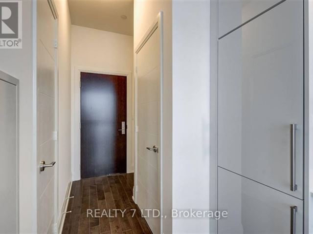 Axiom Condos - ph223 460 Adelaide Street East - photo 2