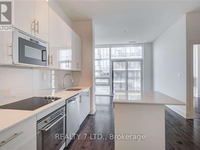 Axiom Condos - ph223 460 Adelaide Street East - photo 3