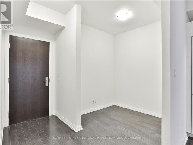 Axiom Condos - 602 460 Adelaide Street East - photo 3