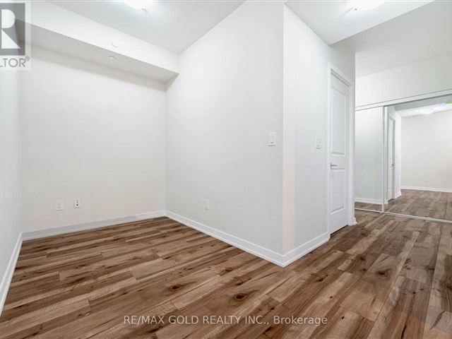 Downtown Erin Mills - 1709 4633 Glen Erin Drive - photo 2