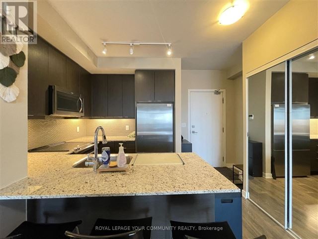 Downtown Erin Mills - 1706 4633 Glen Erin Drive - photo 2