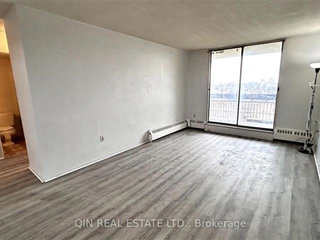 4745 Jane Street Condos - 818 4645 Jane Street - photo 2