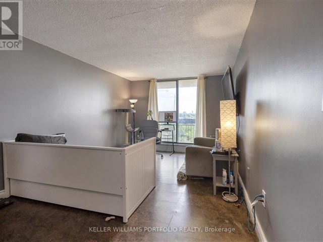 4745 Jane Street Condos - 707 4645 Jane Street - photo 2