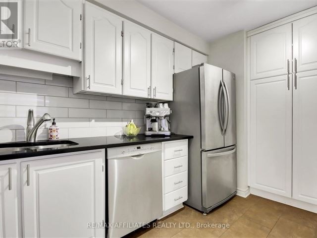 Bay Laurier Place - 302 470 Laurier Avenue West - photo 3