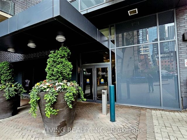 Victory Lofts - 814 478 King Street West - photo 2