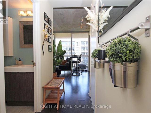 Victory Lofts - 815 478 King Street West - photo 3