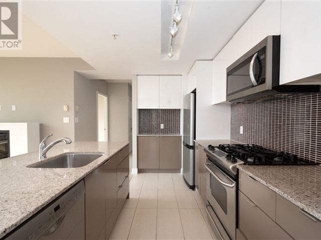 Centrepoint - 806 4800 Hazel Street - photo 2