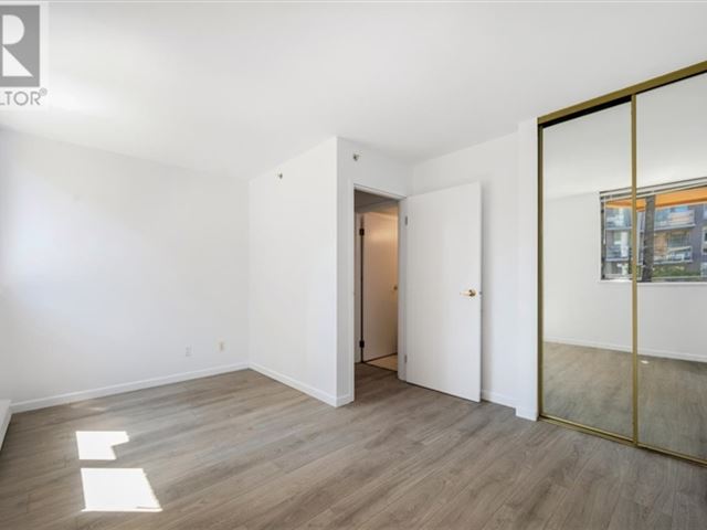 Robinson Tower - 211 488 Helmcken Street - photo 2