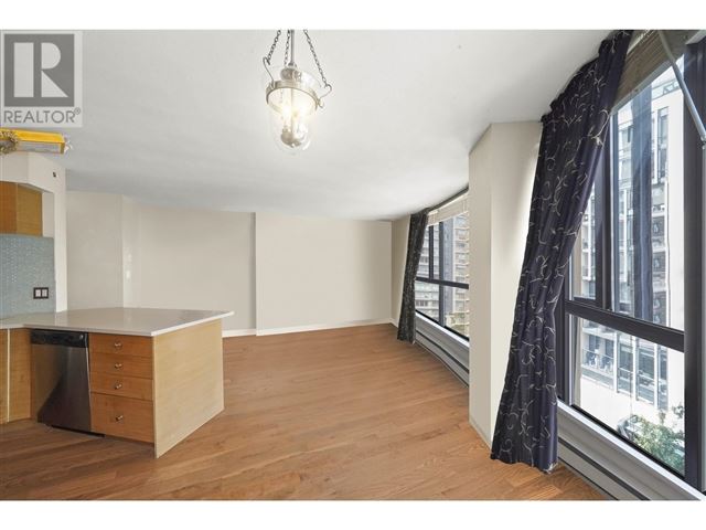 Robinson Tower - 605 488 Helmcken Street - photo 2