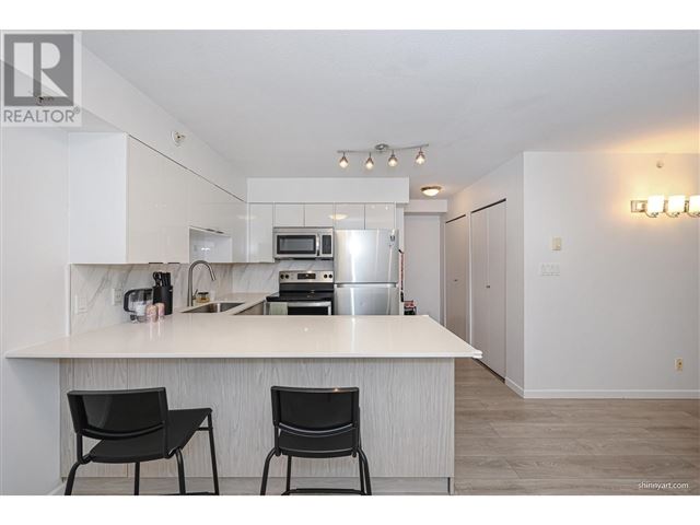 Robinson Tower - 211 488 Helmcken Street - photo 2