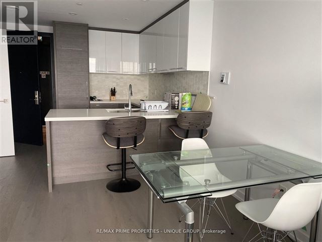 The Residences of 488 University Avenue - 3115 488 University Avenue - photo 3