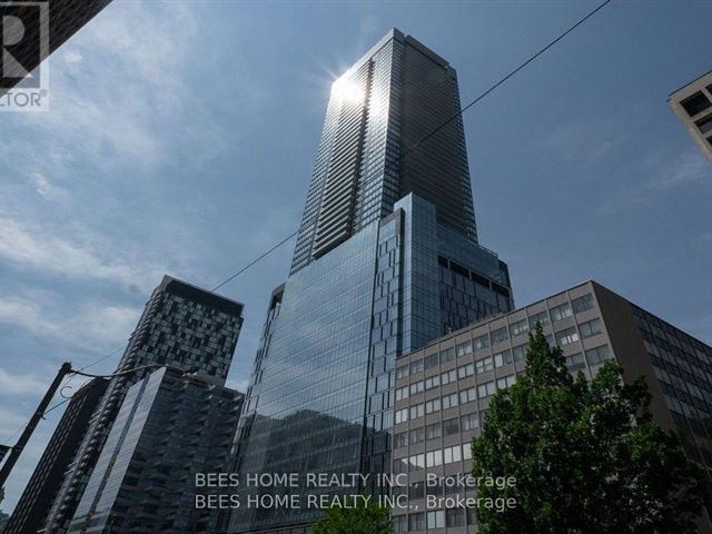 The Residences of 488 University Avenue - 4703 488 University Avenue - photo 1