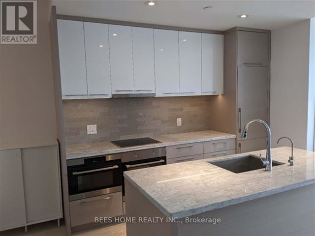 The Residences of 488 University Avenue - 4703 488 University Avenue - photo 3