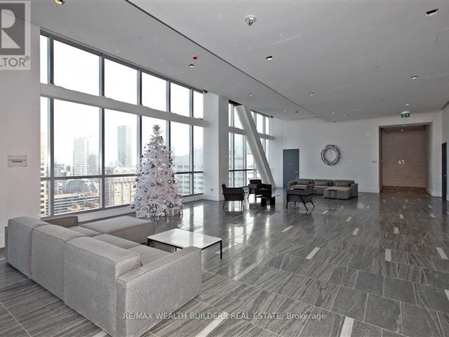 The Residences of 488 University Avenue - 3811 488 University Avenue - photo 2