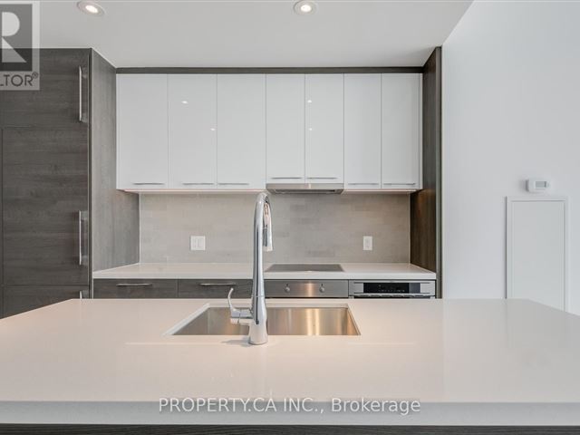 The Residences of 488 University Avenue - 2708 488 University Avenue - photo 2