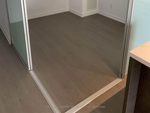 The Residences of 488 University Avenue - 3301 488 University Avenue - photo 3