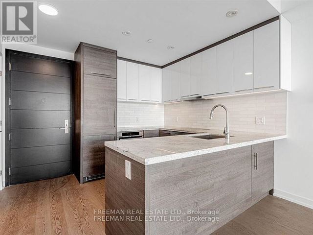 The Residences of 488 University Avenue - 2512 488 University Avenue - photo 2