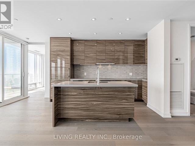 The Residences of 488 University Avenue - 5408 488 University Avenue - photo 2